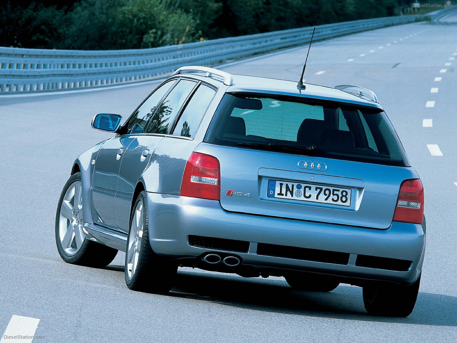 Audi RS4 (2000)